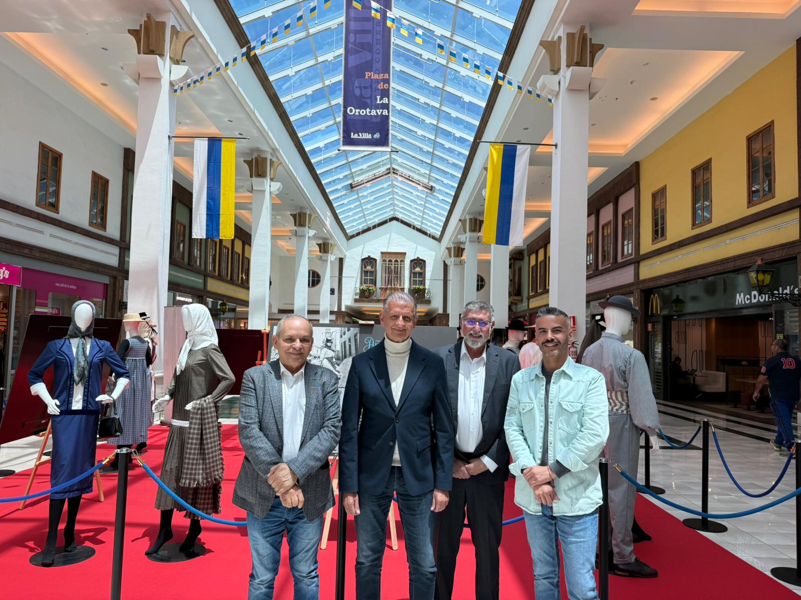 El Cabildo acerca a La Orotava la evolución de la vestimenta tradicional con la exposición ‘El vestir popular de Tenerife en el siglo XX’