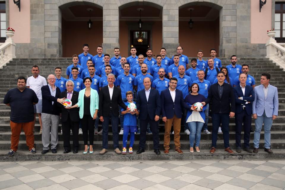 El CDS Dimurol de La Orotava presenta a su primer equipo en el ayuntamiento