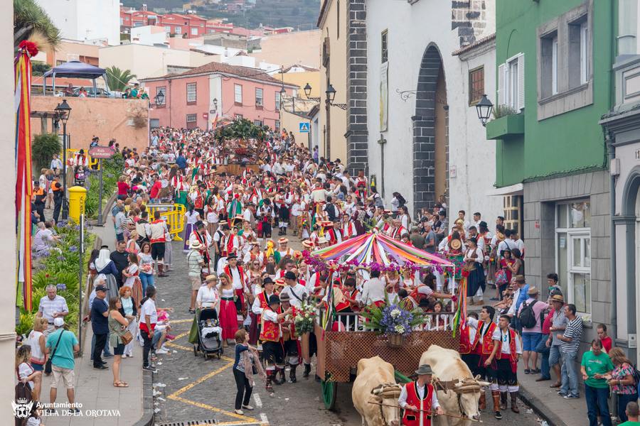  Miles de personas participan en la Romería de San Isidro en La Orotava, “la fiesta más bonita que hay en Canarias”