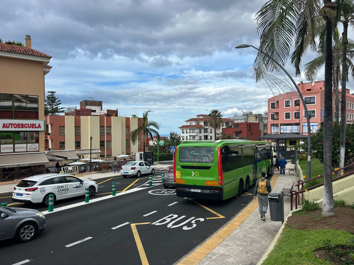 El Cabildo instalará una nueva marquesina en la Estación de La Orotava para ampliar la zona de espera de la línea 108