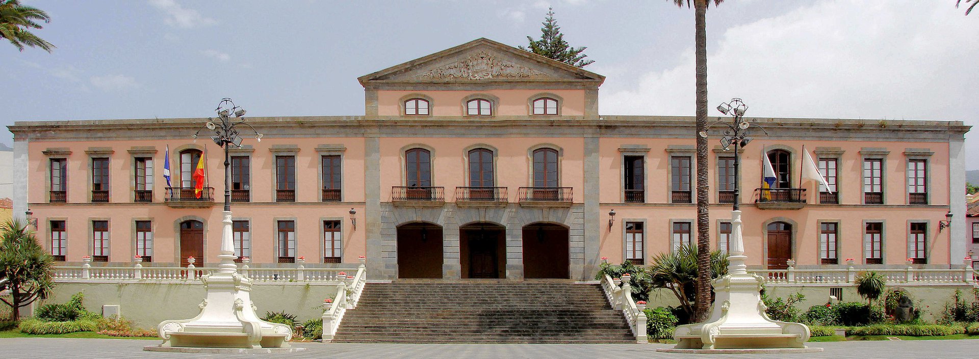 Fachada del Ayuntamiento de La Orotava