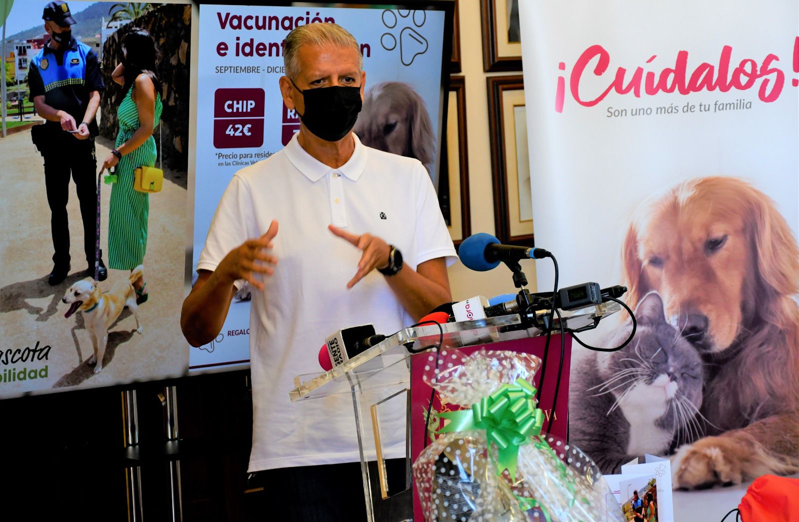 De septiembre a diciembre las clínicas veterinarias de la Villa colaborarán con la campaña de vacunación e identificación. Los usuarios recibirán regalos y participarán en un sorteo La institución local quiere evitar también el abandono de animales