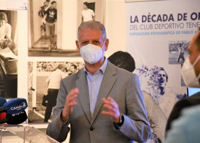 La Villa de La Orotava acoge el estreno de la tercera exposición conmemorativa del Centenario fundacional, con una selección de imágenes del fotoperiodista Pablo Afonso. La muestra permanecerá abierta al público, en el Liceo de Taoro, hasta el 13 de febrero