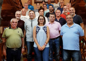 reunión en el Consistorio villero con los representantes de los grupos folclóricos de la Villa