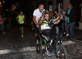 FRAN CABRERA GALINDO E IRENE LORENZO BRILLAN EN LA GRAN FIESTA SOLIDARIA DE LA CARRERA NOCTURNA 8KM LA OROTAVA VITALDENT TENERIFE