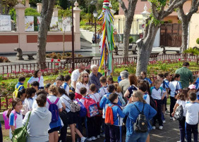 Unos 200 escolares se acercan a las tradiciones de las Fiestas Mayores de la Villa