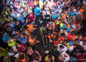 LA OROTAVA RECIBE EL ESPECTÁCULO DE LA CARRERA NOCTURNA 8KM VITALDENT TENERIFE. FOTO: Luz Sosa