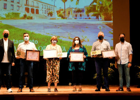 Calzados Afonso y Pianoforte, ganadores en el concurso de escaparates y fachadas por las fiestas de La Orotava