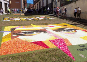 El arte efímero inunda las calles del casco histórico. Foto Sergio Méndez