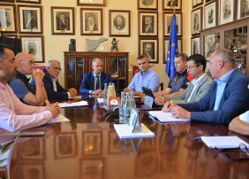 EL DIRECTOR GENERAL DE SEGURIDAD, GUSTAVO ARMAS, CELEBRA REUNIÓN DE TRABAJO EN LA OROTAVA