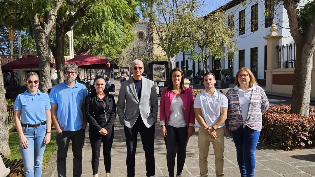 Alcalde con concejales y personal de La Orotava Sostenible