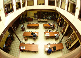 Imagen del interior de la biblioteca municipal