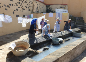 El espacio Cultural ‘Los Lavaderos’ de San Francisco sigue acogiendo la recreación del tradicional lavado de ropa