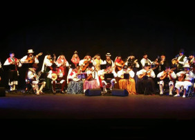 La Agrupación Folclórica Támbara celebra su XVIII Baile del Candil