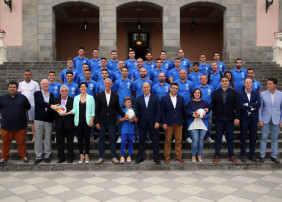 El CDS Dimurol de La Orotava presenta a su primer equipo en el ayuntamiento