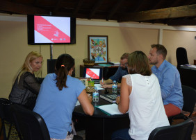 Ayuntamiento, Turismo de Tenerife y las universidades continúan trabajando en el Plan Estratégico Turístico Municipal que aboga por un turismo sostenible