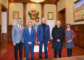 El Salón Noble del Ayuntamiento acoge una exposición sobre San Juan Evangelista