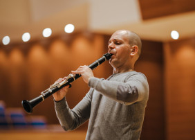 El músico villero, que es uno de los referentes del clarinete en Europa, explora en este trabajo el repertorio francés